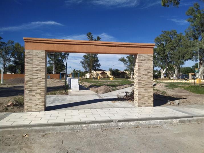 Avanza a paso firme la remodelación de la plaza Sarmiento en Beltrán