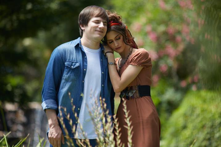 Camila Manes estrenó video con Nahuel Pennisi de invitado Camila Manes estrenó video con Nahuel Pennisi de invitado