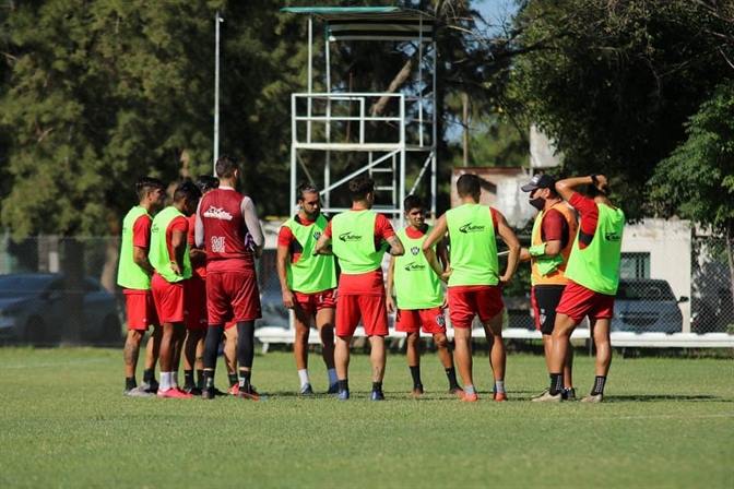Alarma en Central Córdoba por 6 casos de covid en el plantel