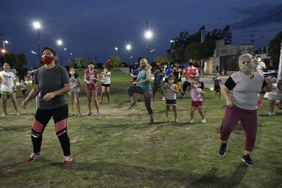 Vecinos de Frías ya pueden disfrutar de actividades deportivas al aire libre Vecinos de Frías ya pueden disfrutar de actividades deportivas al aire libre