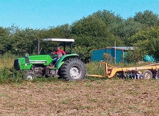 Cañada Escobar: Realizan laboreo para pequeños y medianos agricultores Cañada Escobar: Realizan laboreo para pequeños y medianos agricultores