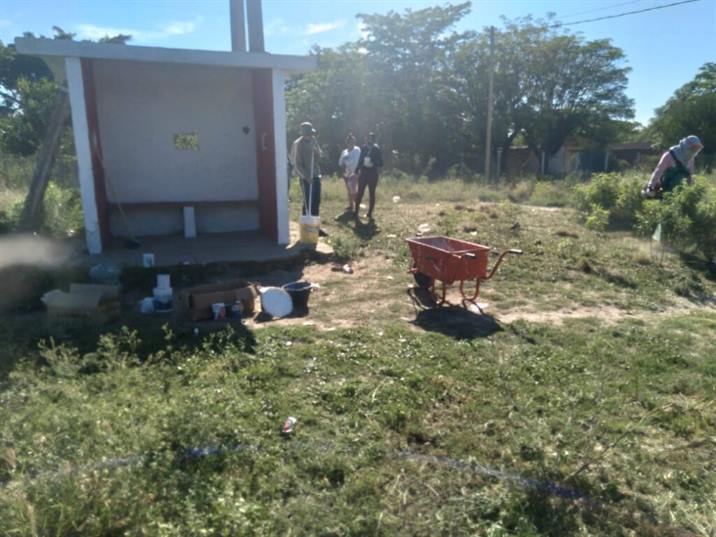 Realizan trabajos de desmalezamiento y limpieza de desagües en Los Quiroga