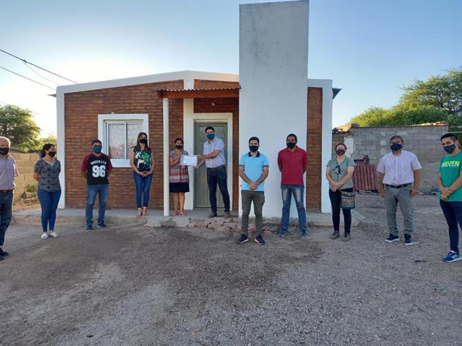 Entregaron viviendas sociales a familias de Sumampa Entregaron viviendas sociales a familias de Sumampa