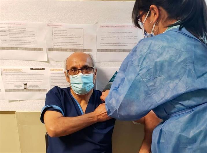 Médicos santiagueños mayores de 60 recibieron la Sputnik V