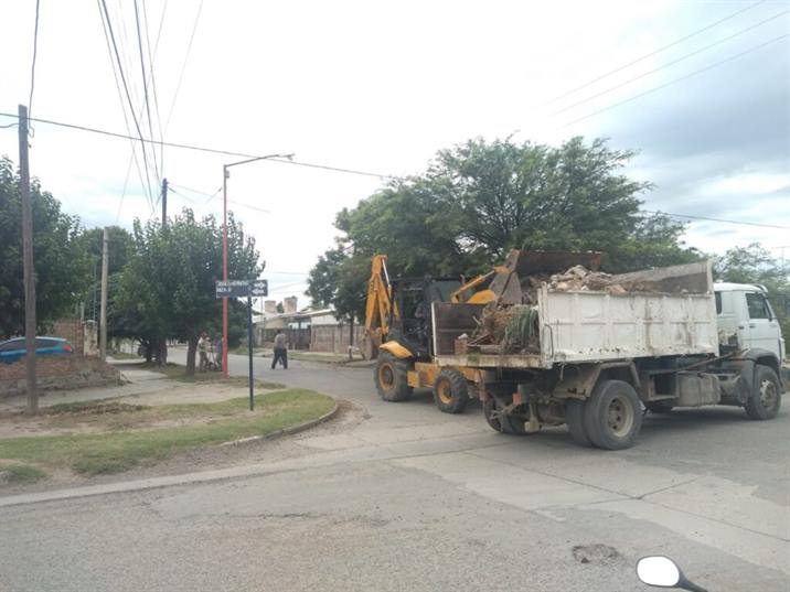 Continúan las tareas de limpieza en los barrios de Clodomira