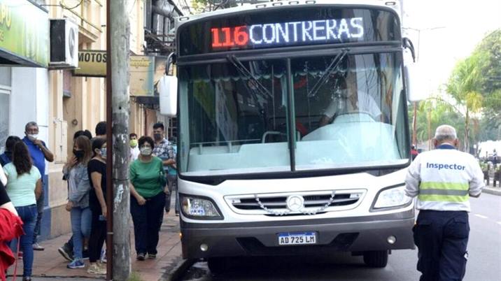 Colectiveros piden un aumento del boleto en ciudad Capital