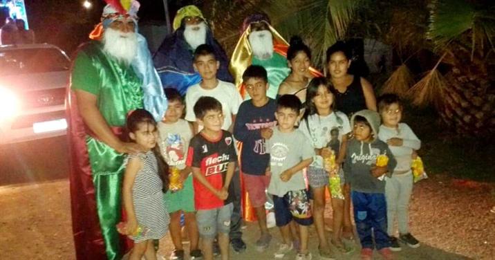 La caravana de Reyes Magos sorprendió a los chicos de Herrera