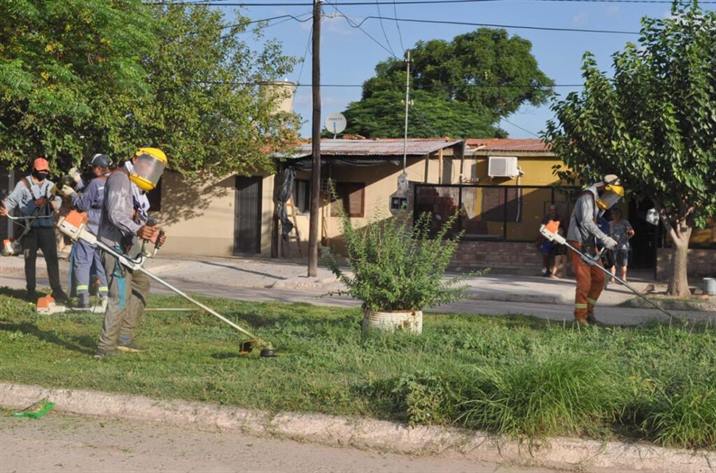Operativo de higiene y ordenamiento urbano en el Primero de Mayo