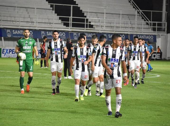 Colón goleó al Ferro en el regreso del “Sapito” Coleoni