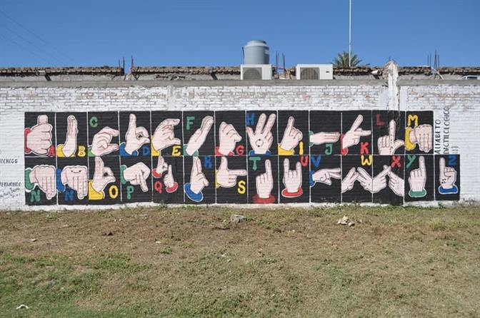 Fernández apuesta a la inclusión a través del arte en sus calles
