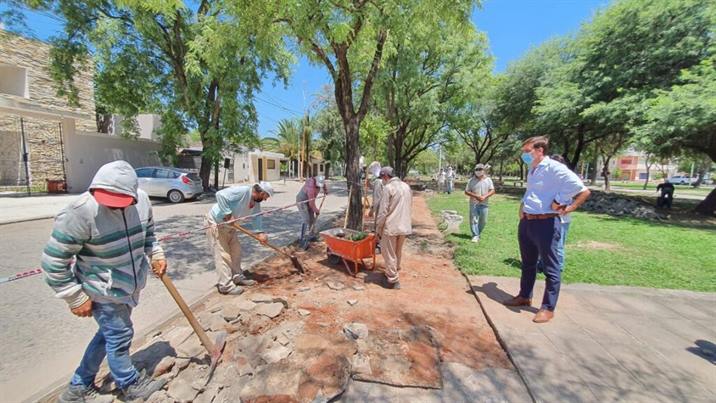 Arrancó la remodelación de la plaza Manuel Belgrano en Las Termas Arrancó la remodelación de la plaza Manuel Belgrano en Las Termas