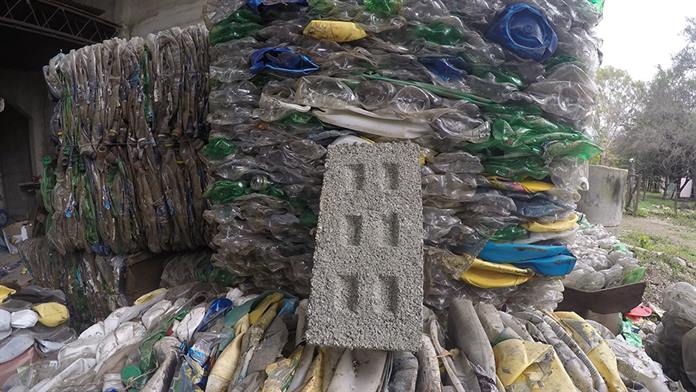 Construirán casas con ladrillos fabricados con plástico reciclado Construirán casas con ladrillos fabricados con plástico reciclado