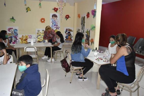Los chicos de Frías disfrutan de los talleres gratuitos de verano