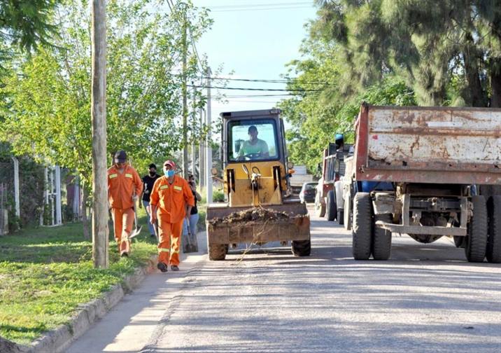 Un operativo de higiene se extendió por tres barrios bandeños Un operativo de higiene se extendió por tres barrios bandeños