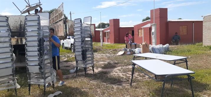 Quimilí: familias recibieron muebles y variados elementos para sus viviendas