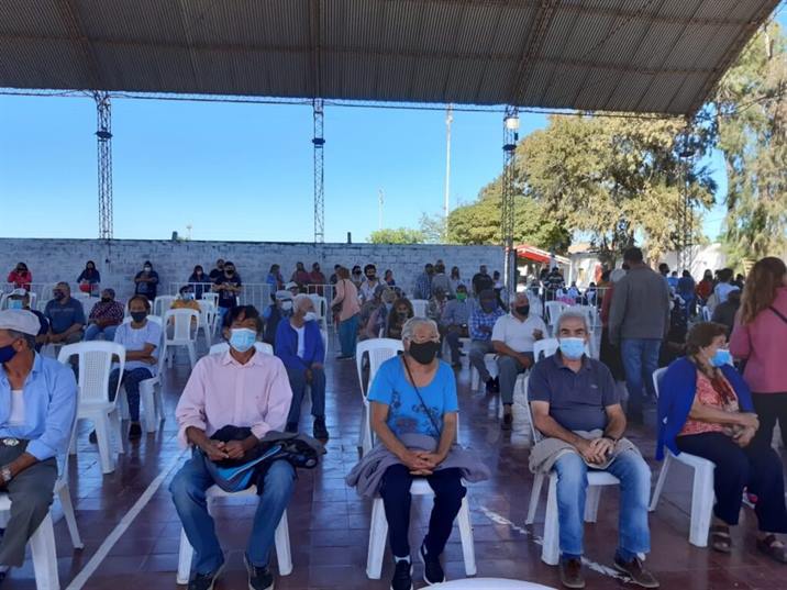 Santiago priorizará aplicar primeras dosis a la mayor cantidad de personas
