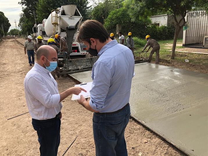 Pavimentan ocho cuadras del barrio San Martín Pavimentan ocho cuadras del barrio San Martín