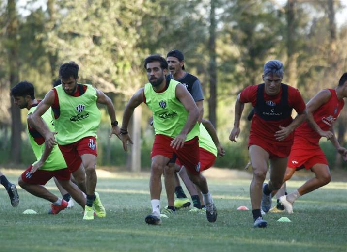 Central Córdoba retomó los entrenos con trabajos físicos y fútbol reducido Central Córdoba retomó los entrenos con trabajos físicos y fútbol reducido