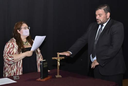 Acusaciones cruzadas entre concejal friense y beneficiaria de una “beca” Acusaciones cruzadas entre concejal friense y beneficiaria de una “beca”
