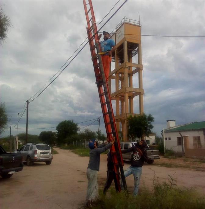 Amplían la red de alumbrado público en Los Acosta Amplían la red de alumbrado público en Los Acosta