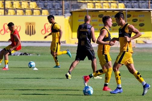 El “Auri” entrenó con la cabeza puesta en San Martín de Tucumán