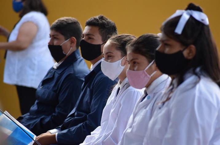 Municipales de San Pedro de Guasayán cobraron una ayuda escolar Municipales de San Pedro de Guasayán cobraron una ayuda escolar