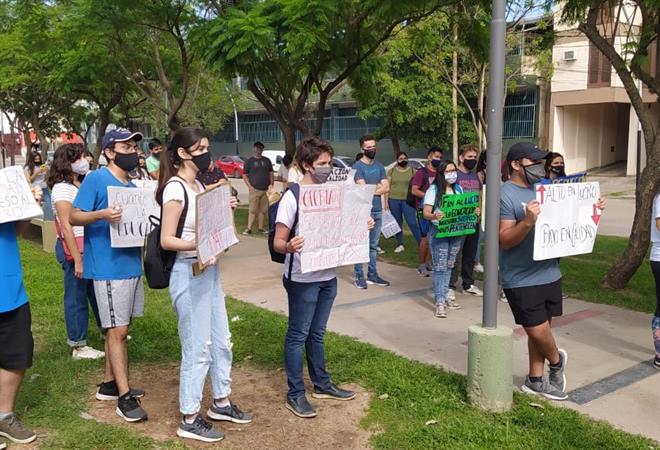 Compromiso de la Ucse en analizar la reducción de la cuota