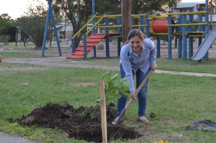 Colonia Dora se suma a la campaña nacional “Plantar Memoria”