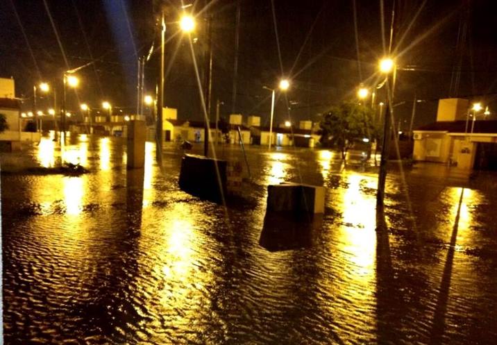 La lluvia torrencial inundó barrios enteros en La Banda La lluvia torrencial inundó barrios enteros en La Banda