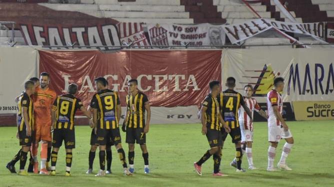 Mitre salvó el invicto sobre el final en suelo tucumano Mitre salvó el invicto sobre el final en suelo tucumano
