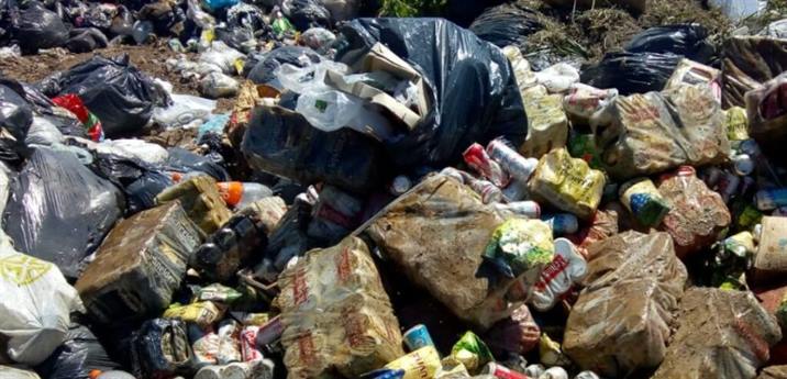 La Policía destruyó cajones y packs de cerveza, vinos y gaseosas La Policía destruyó cajones y packs de cerveza, vinos y gaseosas