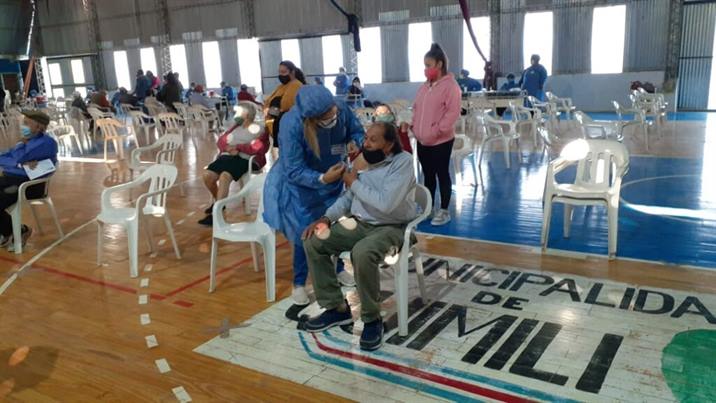 Quimilí inició la vacunación de más de 900 adultos mayores