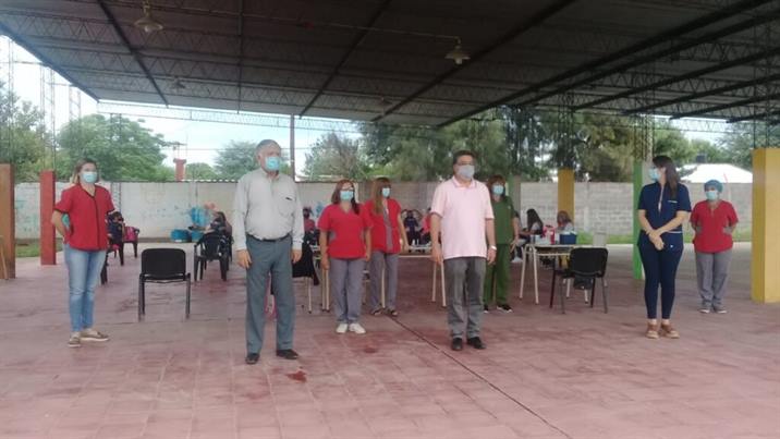 Clodomira: docentes municipales recibieron la primera dosis contra el covid