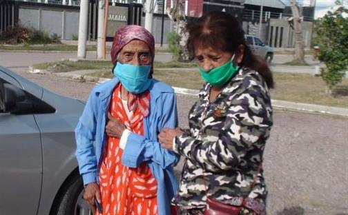 Con 101 y 102 años recibieron la vacuna para vencer al covid Con 101 y 102 años recibieron la vacuna para vencer al covid