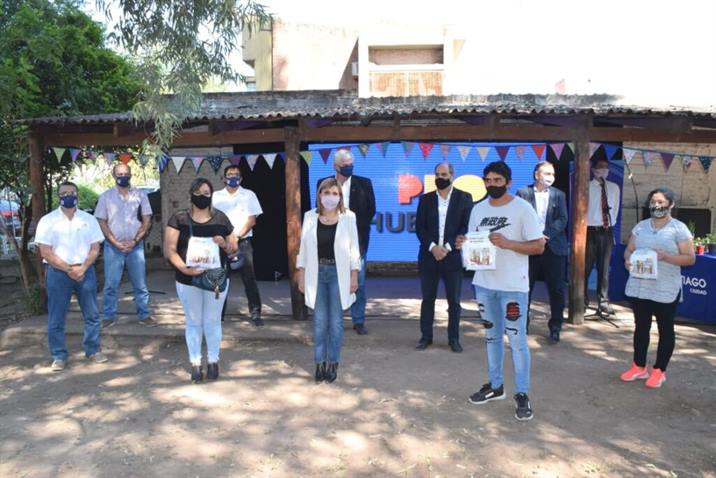 Unas 400 familias recibieron kits de semillas para confeccionar sus huertas