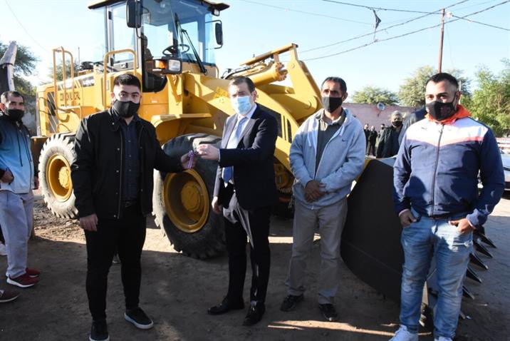 Estación Simbolar habilitó viviendas sociales y recibió maquinaria