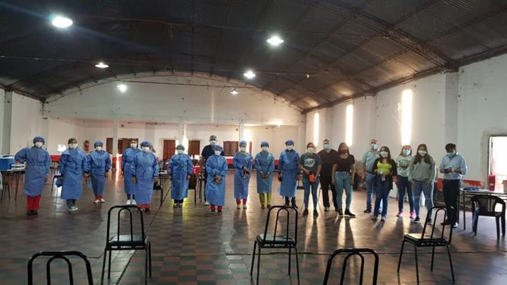Arranca la vacunación a personas de 18 a 59 años en Santiago Arranca la vacunación a personas de 18 a 59 años en Santiago