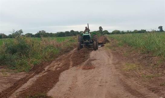 Realizan mantenimiento de caminos en parajes de Cañada Escobar Realizan mantenimiento de caminos en parajes de Cañada Escobar