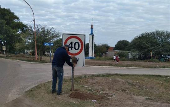 Optimizan la señalización de las calles de Clodomira Optimizan la señalización de las calles de Clodomira