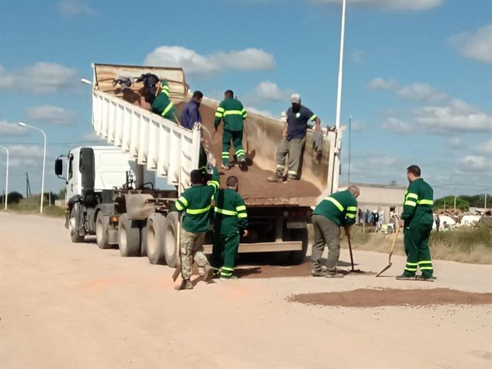 Realizan mejoras viales en un cruce estratégico de Añatuya Realizan mejoras viales en un cruce estratégico de Añatuya