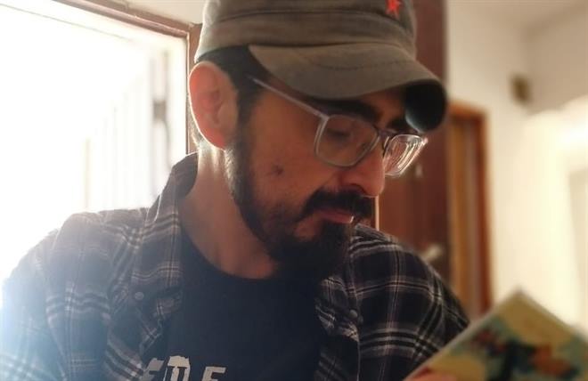 Luis Palacios lanzó “Película china”, su segundo poemario Luis Palacios lanzó “Película china”, su segundo poemario