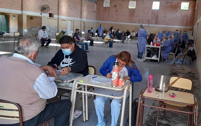 Nueva Esperanza: Mayores de 70 recibieron la segunda dosis contra el covid