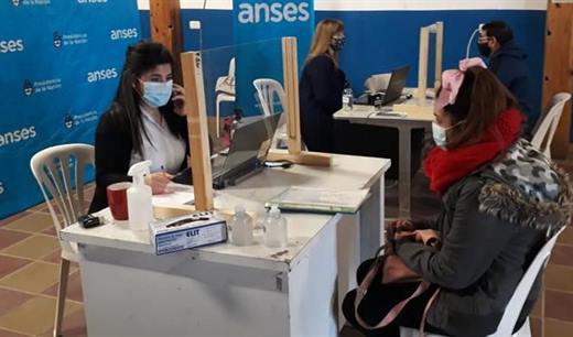 Decenas de vecinos de Villa Atamisqui asistieron a un operativo de Anses Decenas de vecinos de Villa Atamisqui asistieron a un operativo de Anses