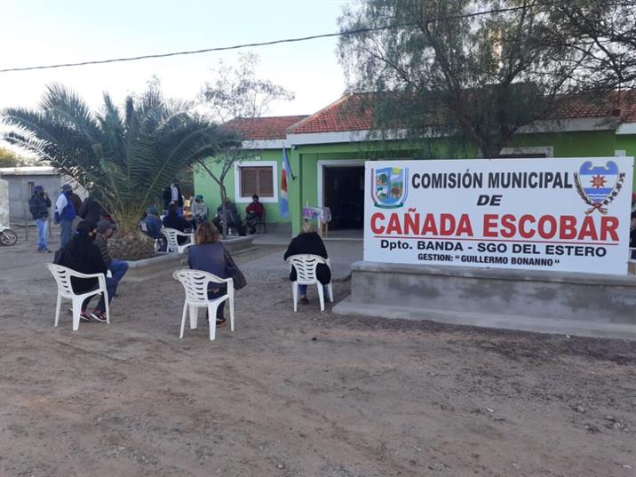 Cañada Escobar: un centenar de mayores de 60 fueron vacunados contra el covid