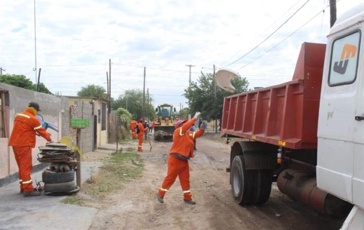 La lucha contra el dengue no se detiene en los barrios capitalinos