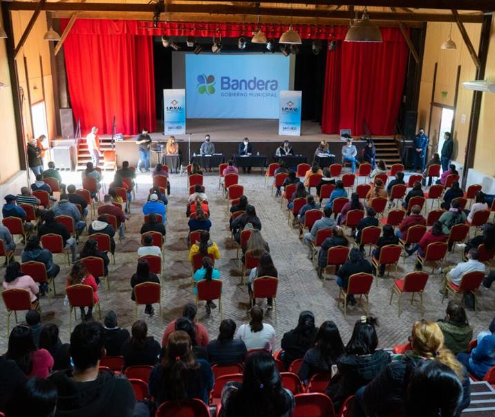 Felicidad para 40 familias de Bandera en un sorteo de viviendas Felicidad para 40 familias de Bandera en un sorteo de viviendas