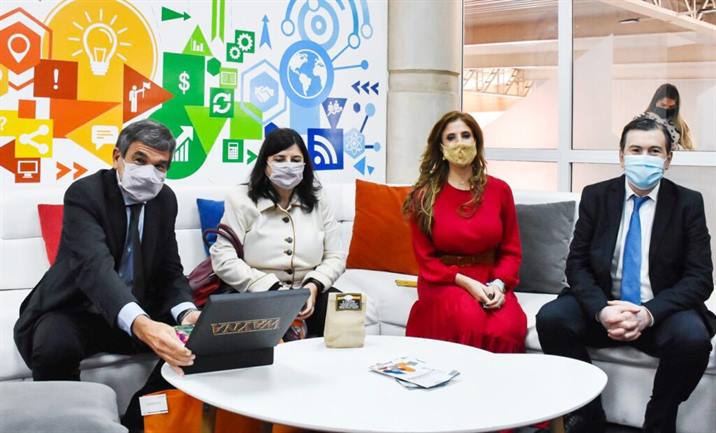 Fuerte respaldo a la innovación científica y tecnológica en Santiago