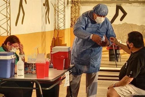 Inicia la vacunación de turnos reprogramados a mayores de 60 años Inicia la vacunación de turnos reprogramados a mayores de 60 años