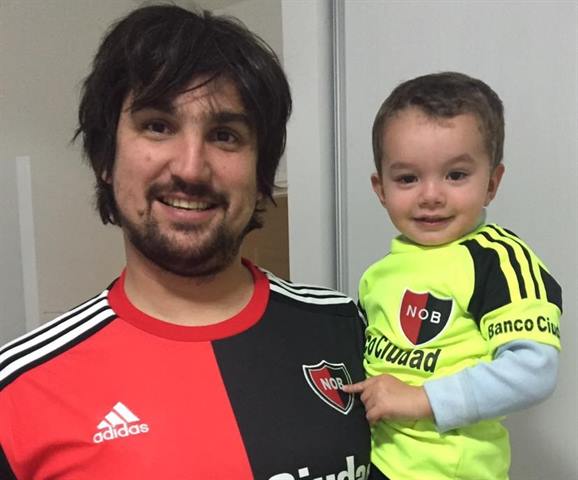 El gesto de “El Loco” con un santiagueño que le puso “Biel” a su hijo El gesto de “El Loco” con un santiagueño que le puso “Biel” a su hijo