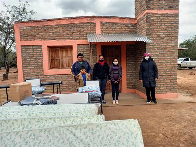 Familias de La Cañada recibieron mobiliario para sus viviendas